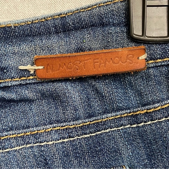 ALMOST FAMOUS / Dark Washed Factory Distressing Boot Cut Mid Rise Jeans Size 9 - Picture 5 of 11